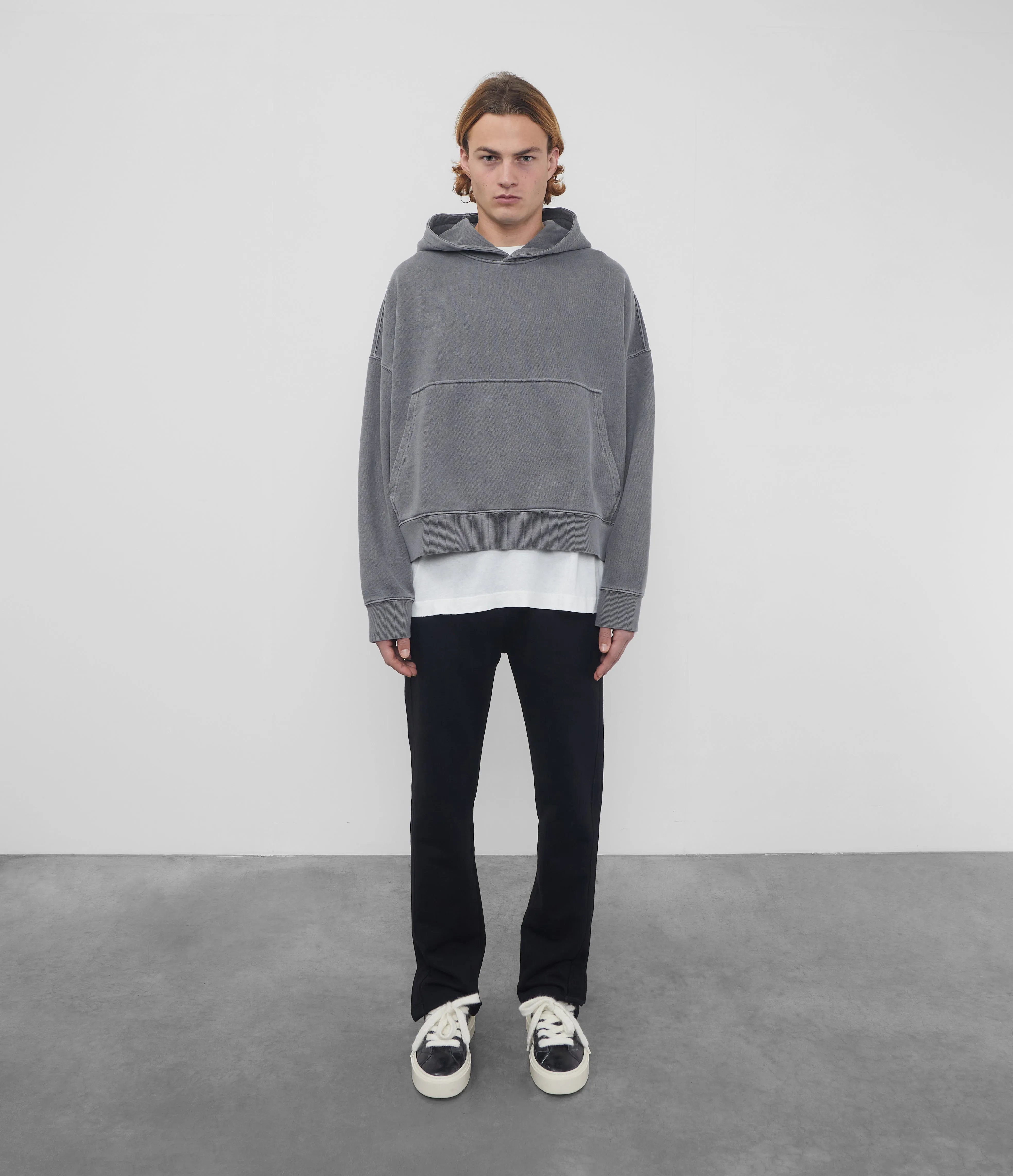 HEAVYWEIGHT CROPPED HOODIE